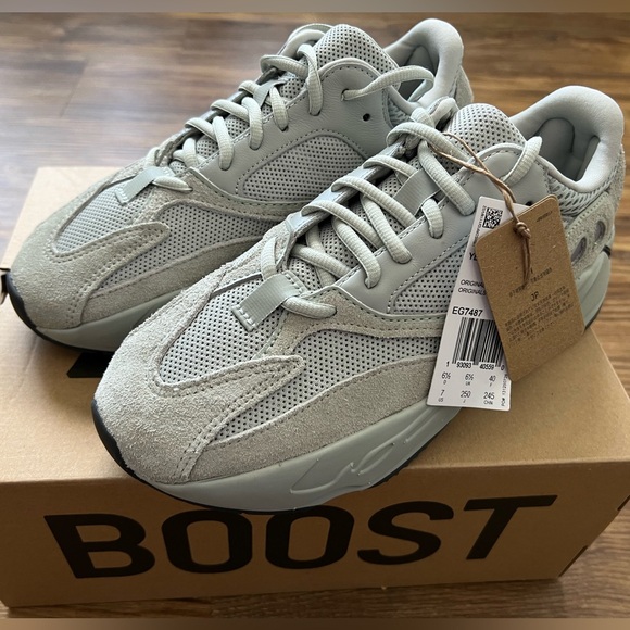 Yeezy Boost 700 Salt Size US